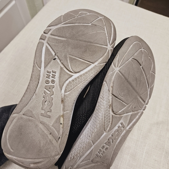 Hoka One One Hupana Black and White In Used worn Condition no insoles sz 10 - Picture 8 of 16